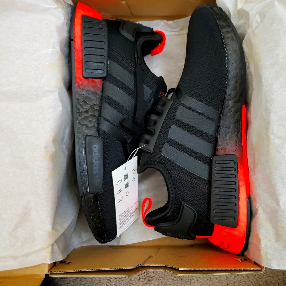 Adidas NMD R1 Star Wars Darth Vader Athletic Shoes - Picture 12 of 12